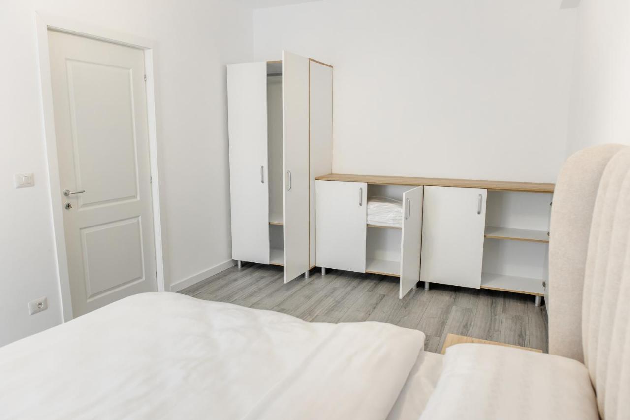 Samplus Central Apartment Κραϊόβα Εξωτερικό φωτογραφία